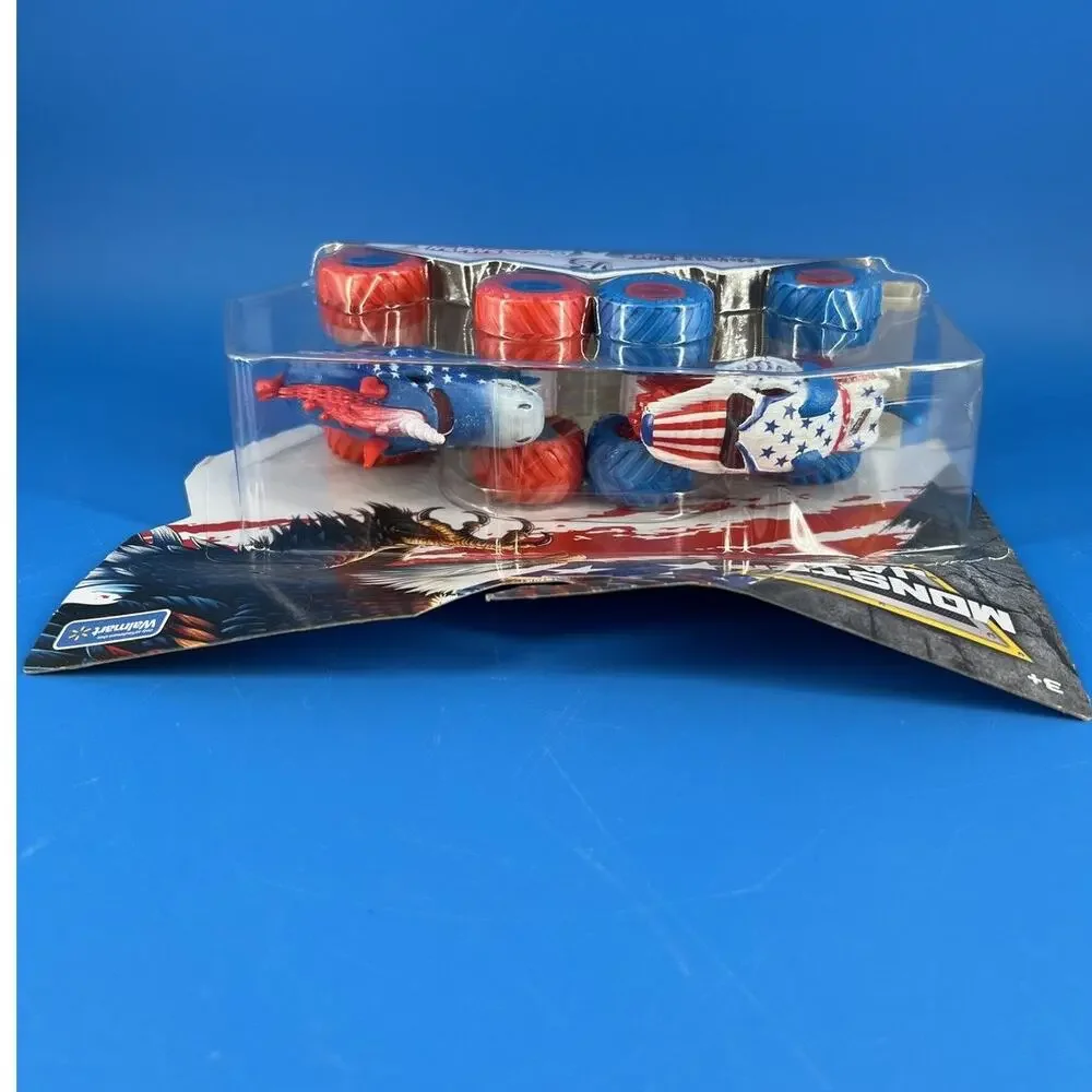 Spin Master Monster Jam Monster Mutt Dalmatian vs Sparkle Smash 1:64 Die-Cast